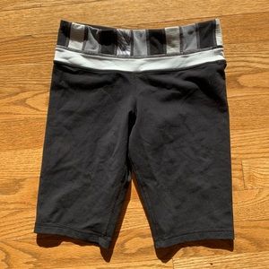 Lululemons biker shorts, regular waist